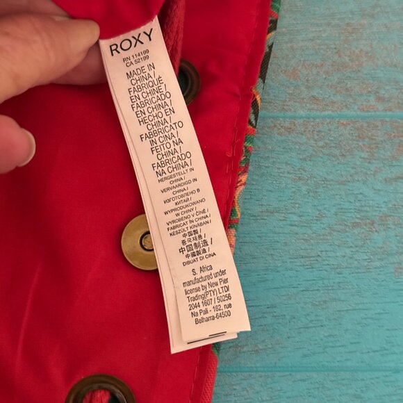 Roxy Tropical Print Red Canvas & Straw Bucket Bag Crossbody NWOT - Picture 7 of 9